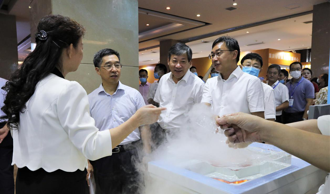 高尖精國家重點(diǎn)實(shí)驗(yàn)室亮相重慶市科技活動(dòng)周做科普了